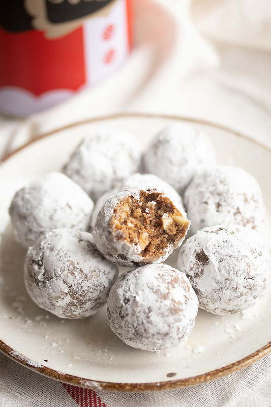 Gingersnap Balls on a Plate