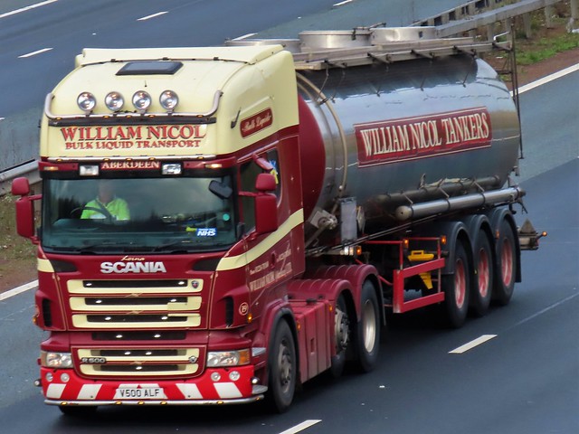William Nicol Tankers, Scania R500 V8 (V500ALF) On The A1M Southbound