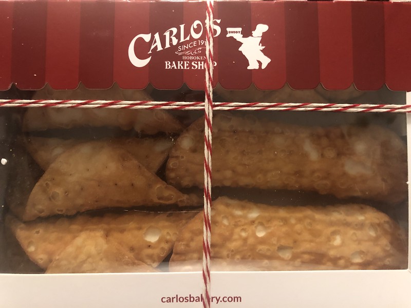 Cannolis - Carlos Bakery