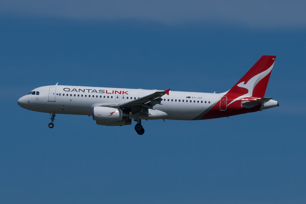 QantasLink A320-200 VH-JQX | Brisbane | BNE | YBBN |