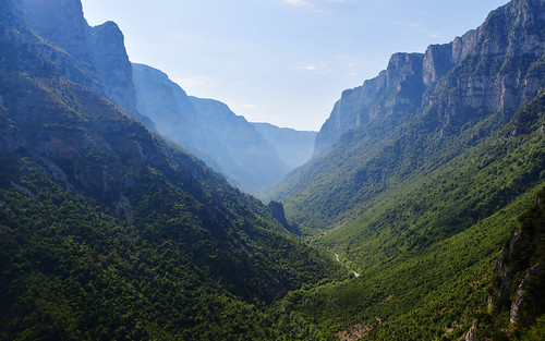 vikos landscape gorge greece cliffs desktop featured