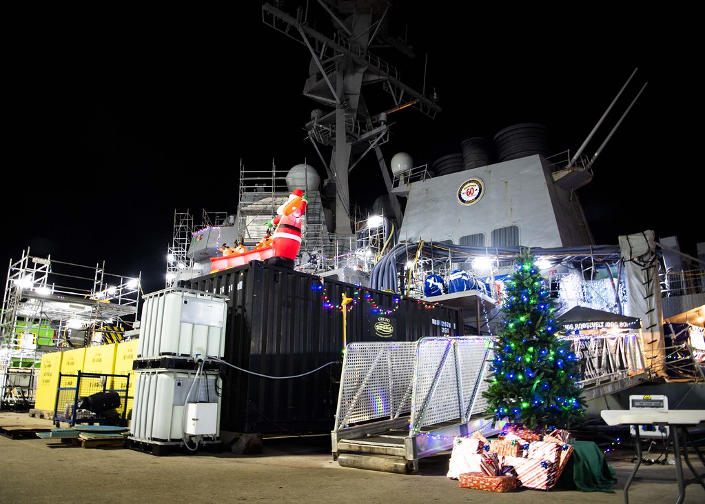 FDNF Ships at NAVSTA Rota Decorate for the Holidays