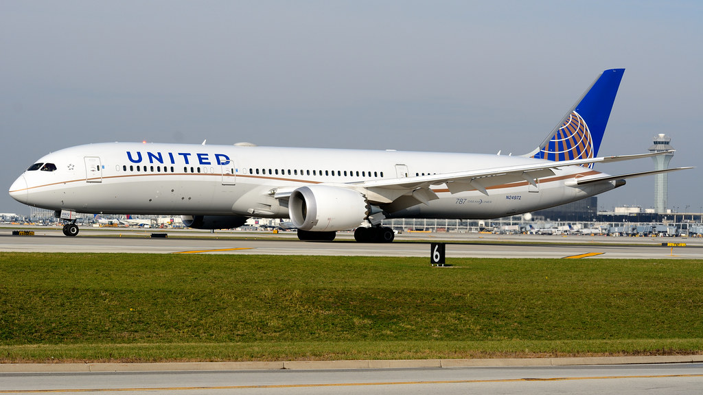 United Boeing 787-900 N24972