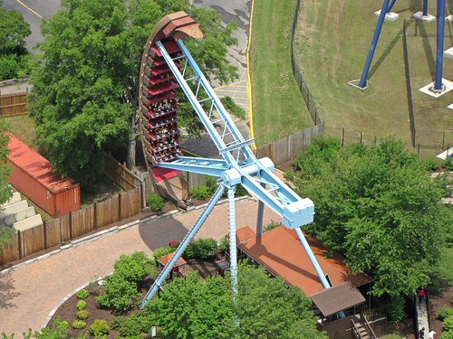 schuminweb ben schumin web may 2011 hanover county virginia va doswell kings dominion kingsdominion amusement park parks theme upside down rocking ship ride berserker rides riding swing swinging ships paramount paramounts cedar fair cedarfair eiffel tower eiffeltower attraction attractions