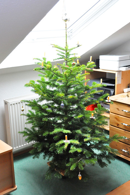 24. Dezember 2020 ... Unser Weihnachtsbaum wird geschmückt ... Brigitte Stolle