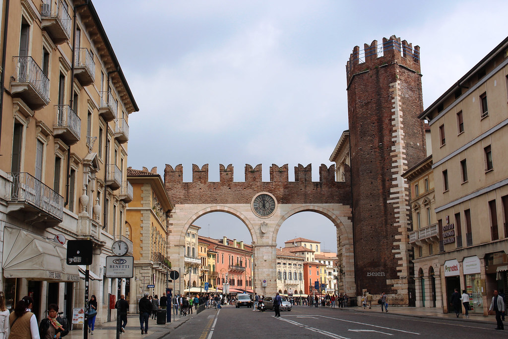 Puerta del Brá-Verona-Italia
