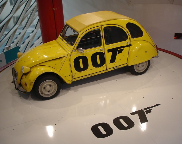 Citroën 2CV 007 - James Bond