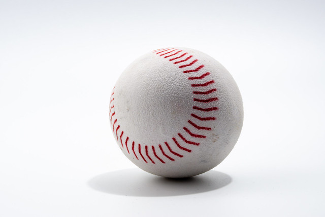 Illusion that the baseball is a globe (color)