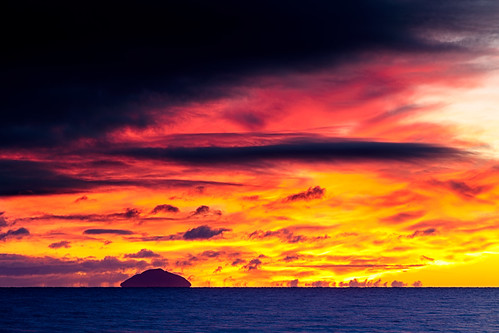 scotland ayrshire sea ocean sunset island prestwick december 2020 ailsacraig sky