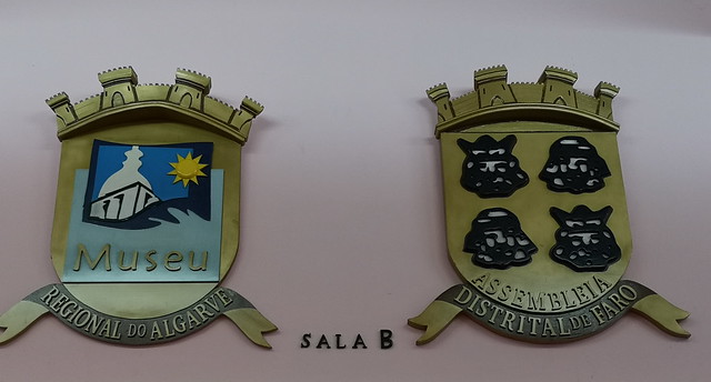 blasones o escudos de armas de ciudades y pueblos de Portugal Museo Regional del Algarve Faro Portugal 01