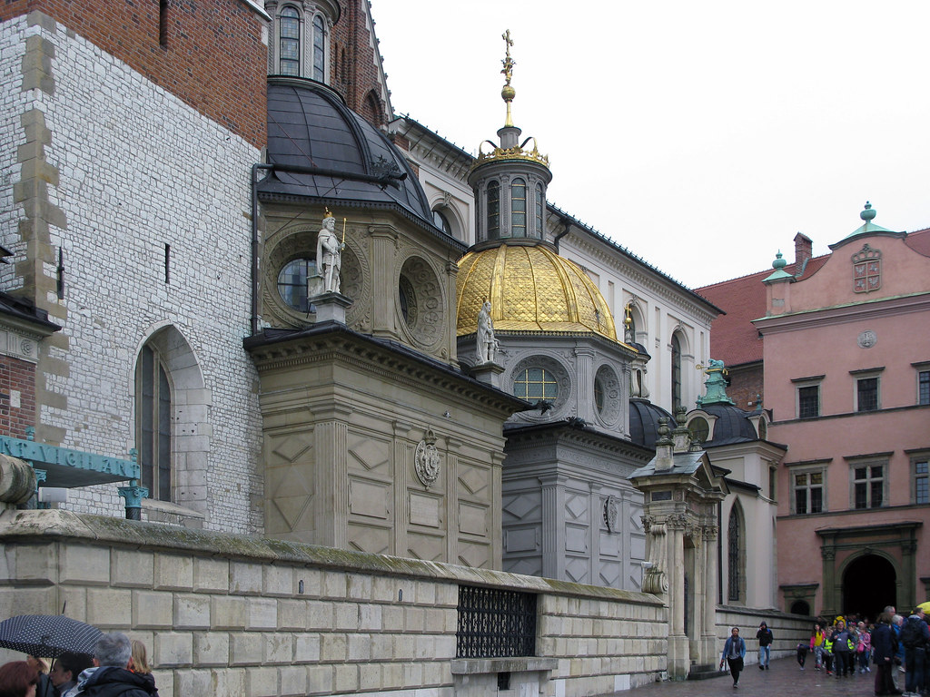 Katedra wawelska. Kopuły kaplic: Wazów, Zygmuntowskiej i Zadzika