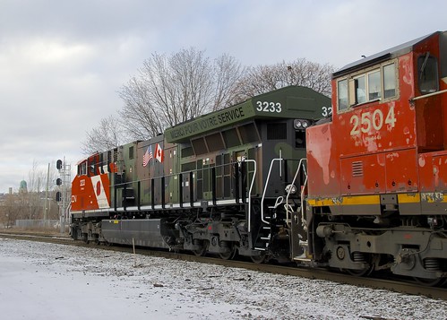 cn canadiannational cn527 train freighttrain et44ac ge generalelectric cn3233 sthenri montreal montrealsub