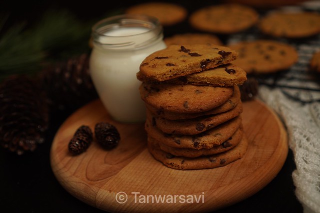 Eggless Chocolate Chip Cookies 🍪