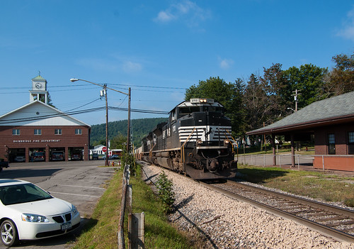 2713 dh sd70m2 freight intermodal norfolksouthern ns railroad railway train