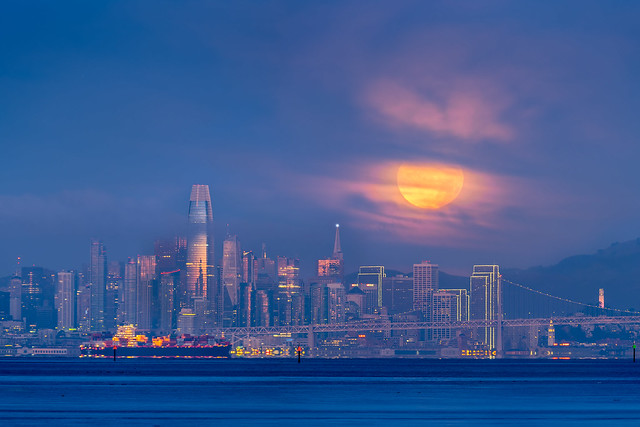 Twilight Moonset over San Francisco