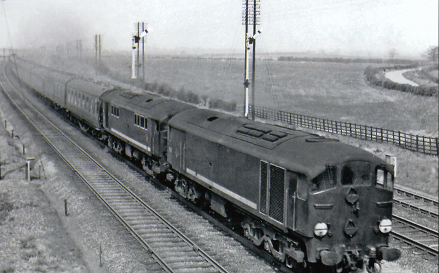 Metropolitan-Vickers Co-Bos, D5703 and D5710 passing Ampthill in 1960