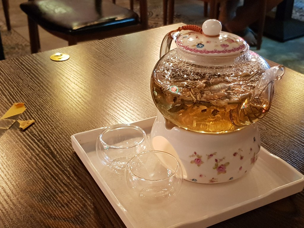花茶 Flower Tea rm$3.50 @ 花姑娘茶檔 Miss Fa Fa Cafe SS15