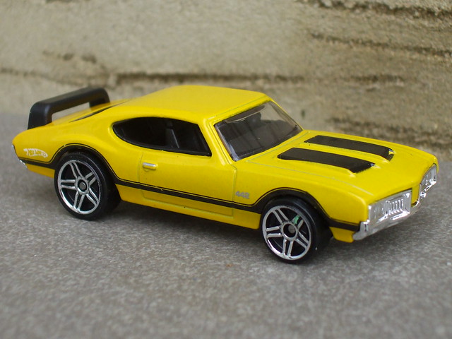 Hot Wheels Yellow & Black Oldsmobile 442 Muscle Car