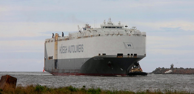 () VEHICLES CARRIER 'HOEGH NEW YORK' ENTERING NEWCASTLE HARBOUR 3rd Jan 2021