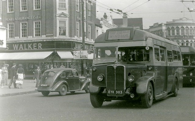 C1953 – Green Line T668 in Clarence Street at junction of  Castle Street, Kingston.