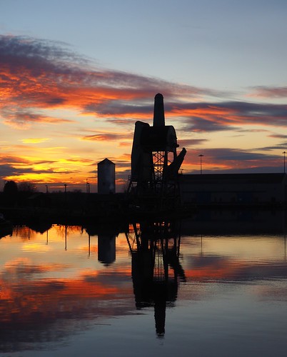sunset nature reflections outside clouds skies numberfivecoalhoist preserved southdock goole yorkshire water