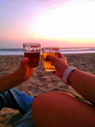 sunset sun ocaso playa beach peru lima beer toast salud cheers igerslima igersperu southamerica latinoamerica