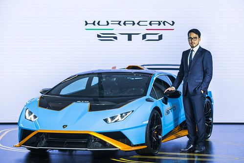 Lamborghini Taiwan品牌代表趙志剛先生