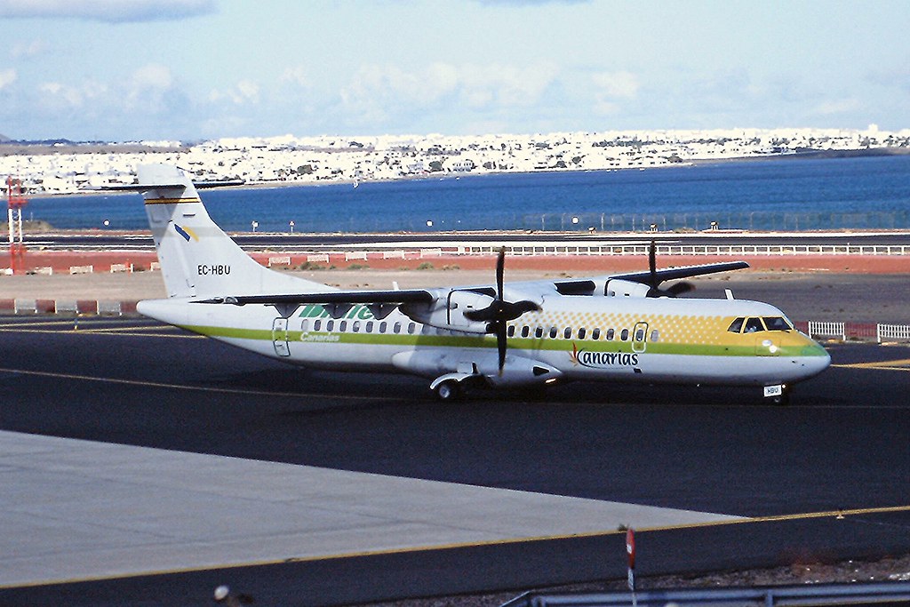 EC-HBU ATR72 Binter Arrecife 02-04-2002
