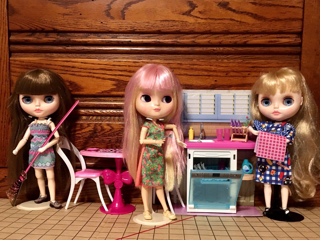 Blythe a Day Jan 4–Cleaning House