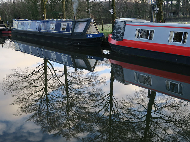 Macclesfield canal reflections