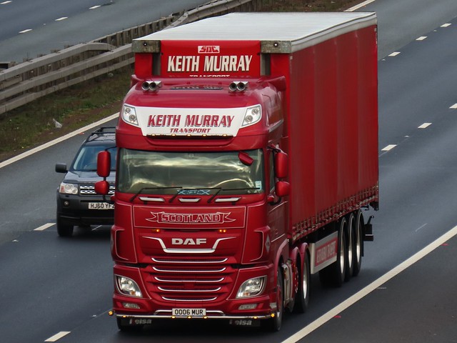 Keith Murray Transport, DAF-XF (OO06MUR) On The A1M Southbound