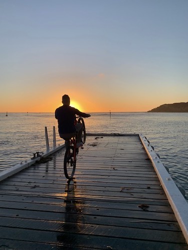 sunrise bike silhouette jetty barwonheads bellarinepeninsula victoria australia