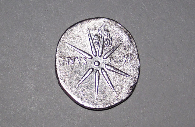 Roman coin (Comet Caesar) 2