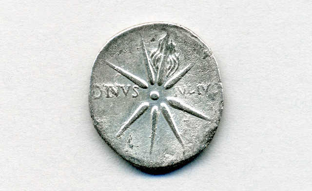 Roman coin (Comet Caesar) 4