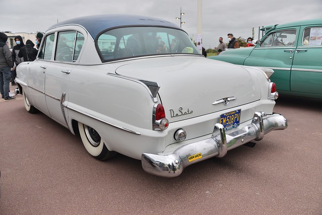 1954 DeSoto Diplomat Deluxe 4-door sedan