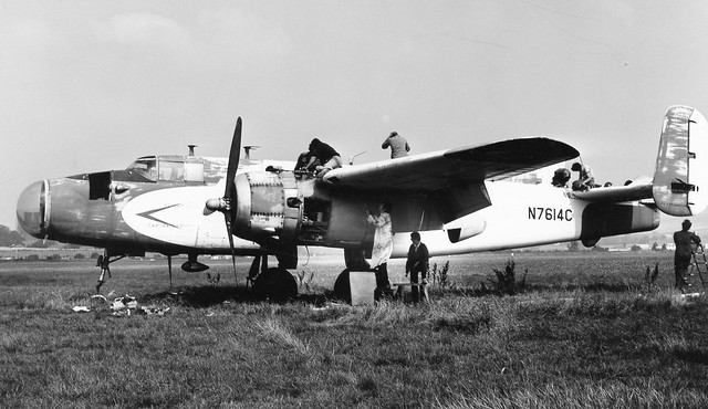 N7614C, NA B-25J Mitchell, Shoreham, 1976