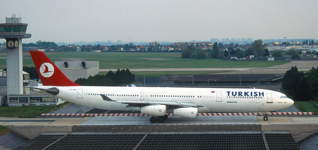 A340 | TC-JDK | ORY | 19960428