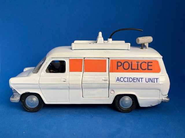Dinky Toys - Ford Transit Mk 1 - Police Accident Unit Van - Miniature Diecast Metal Scale Model Emergency Services Vehicle