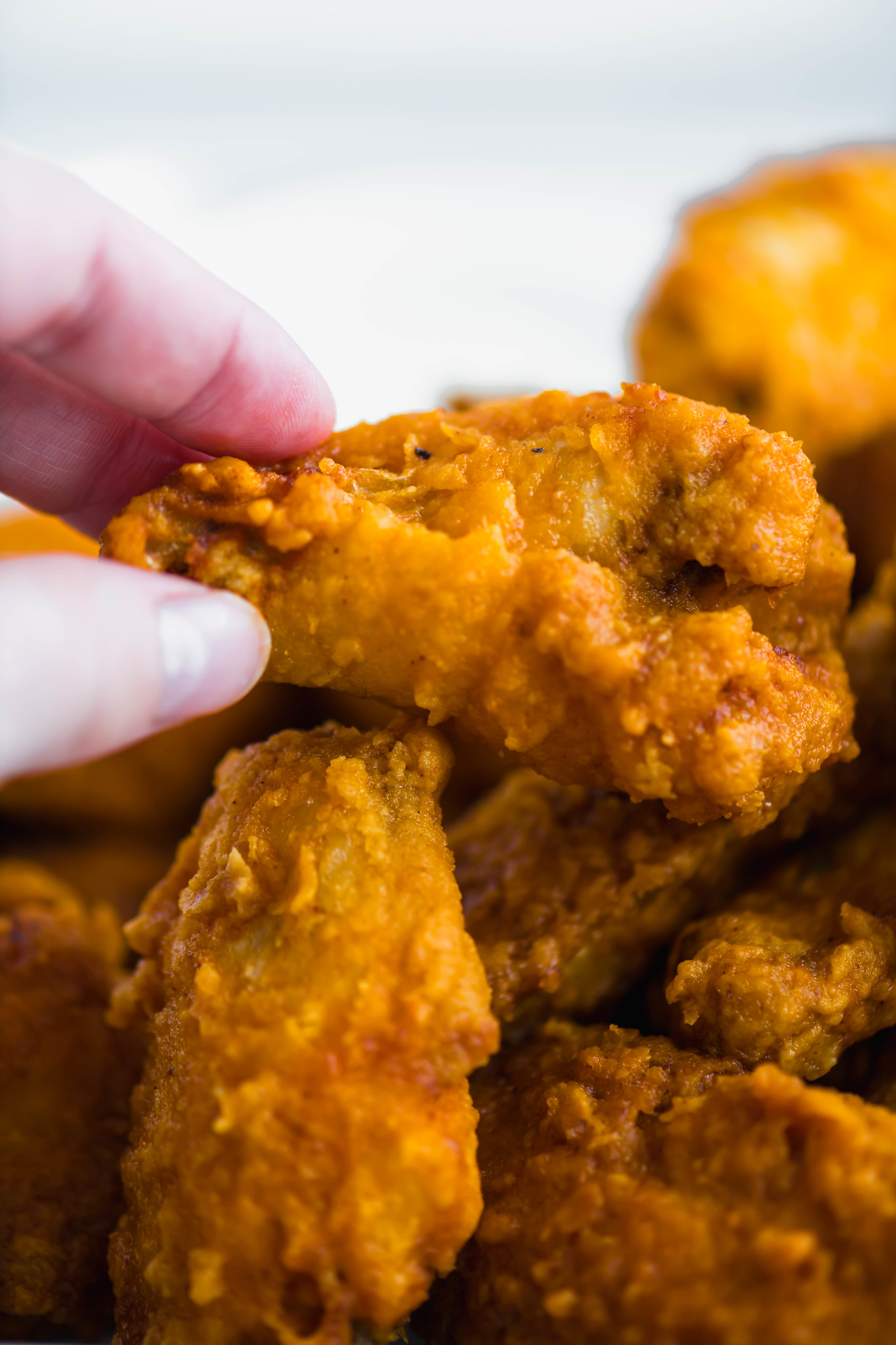 These Copycat Hooters Buffalo Wings are just what you need for the big game. Super crispy with the best buffalo sauce.