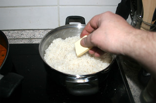 49 - Refine rice with butter / Reis mit Butter verfeinern