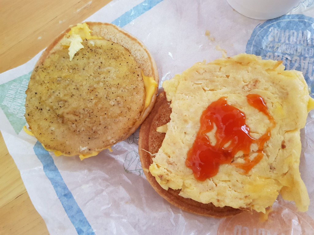 脆皮雞肉配雞蛋三明治 Chicken Crispy and Scrambled Egg Sandwich rm$6.42 & 拿鐵 Latre(M) rm$6.60 @ 麥當勞 McDonalds Main Place Mall USJ21
