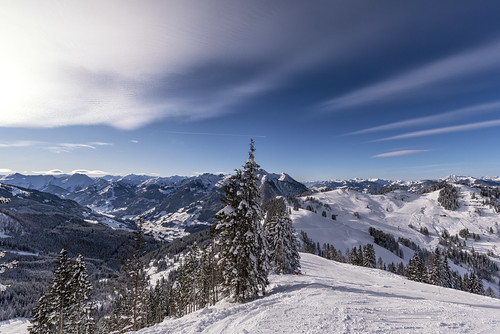ski skiing winter snow wintersport sport hills mountains mountain alps alpen wagrain austria europe view ostereich topoftheworld tree forest nature sky blue clouds patterns landscape outdoors outdoor outside winterscape