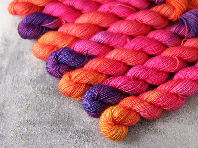 Favourite Sock Minis – pure Merino wool superwash 4 ply / fingering hand dyed yarn 20g miniskeins – ‘Reaction’