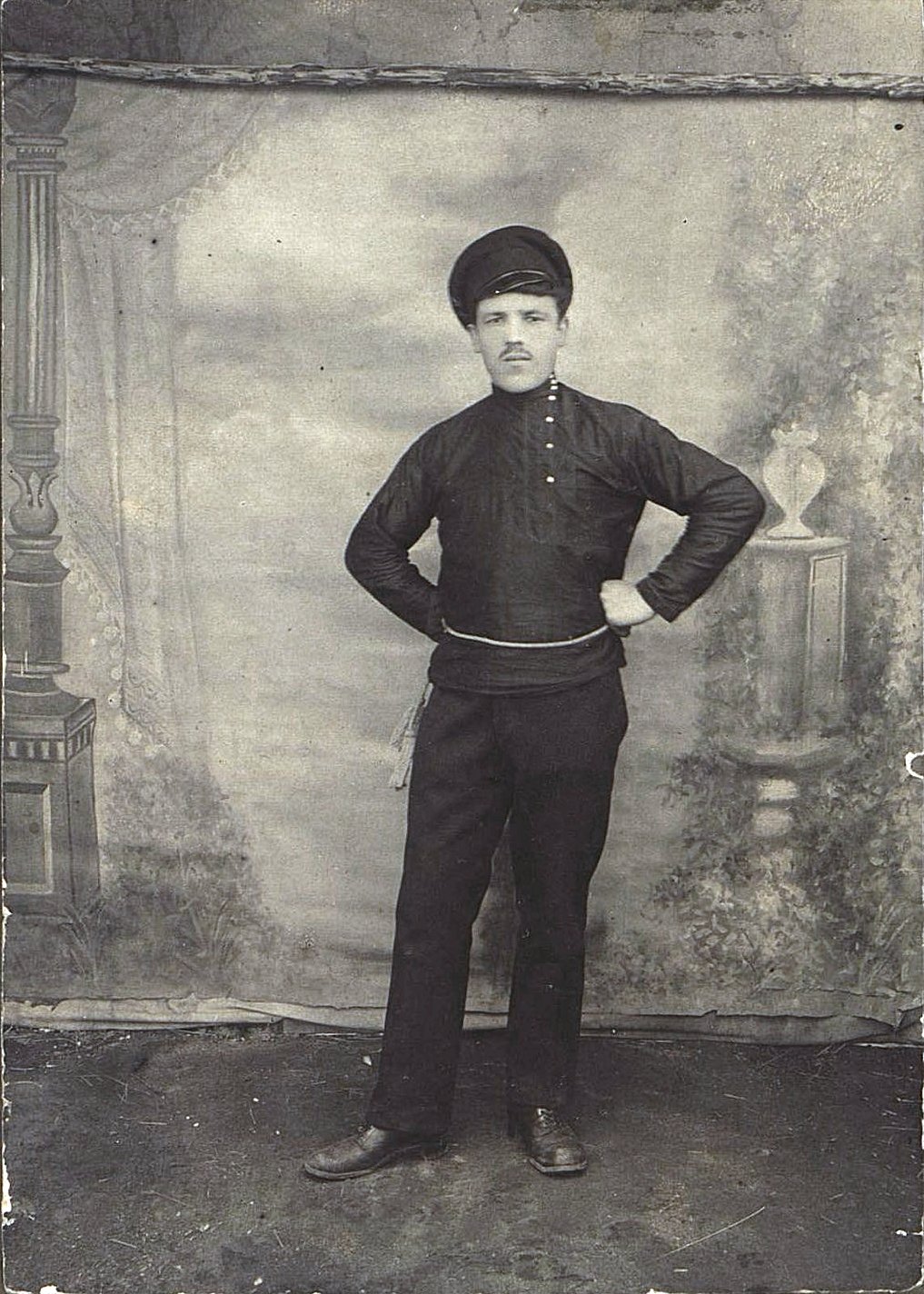 04. Карпенко Григорий Алексеевич, забойщик 10-й шахты Сучана. 1916