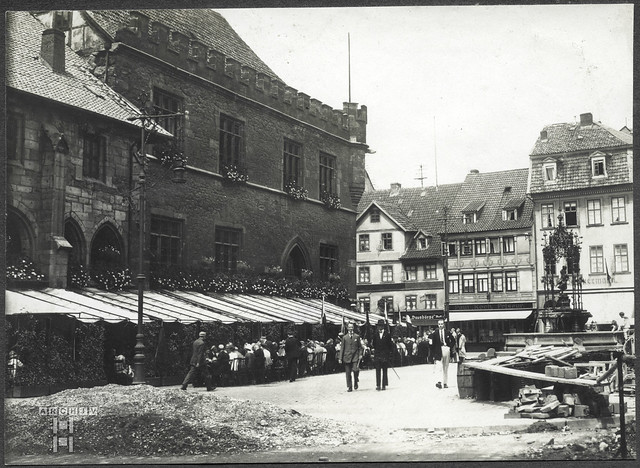 ArchivTappen2AAl2d527 Altes Rathaus, Göttingen, Fotoalbum, 1900-1930er
