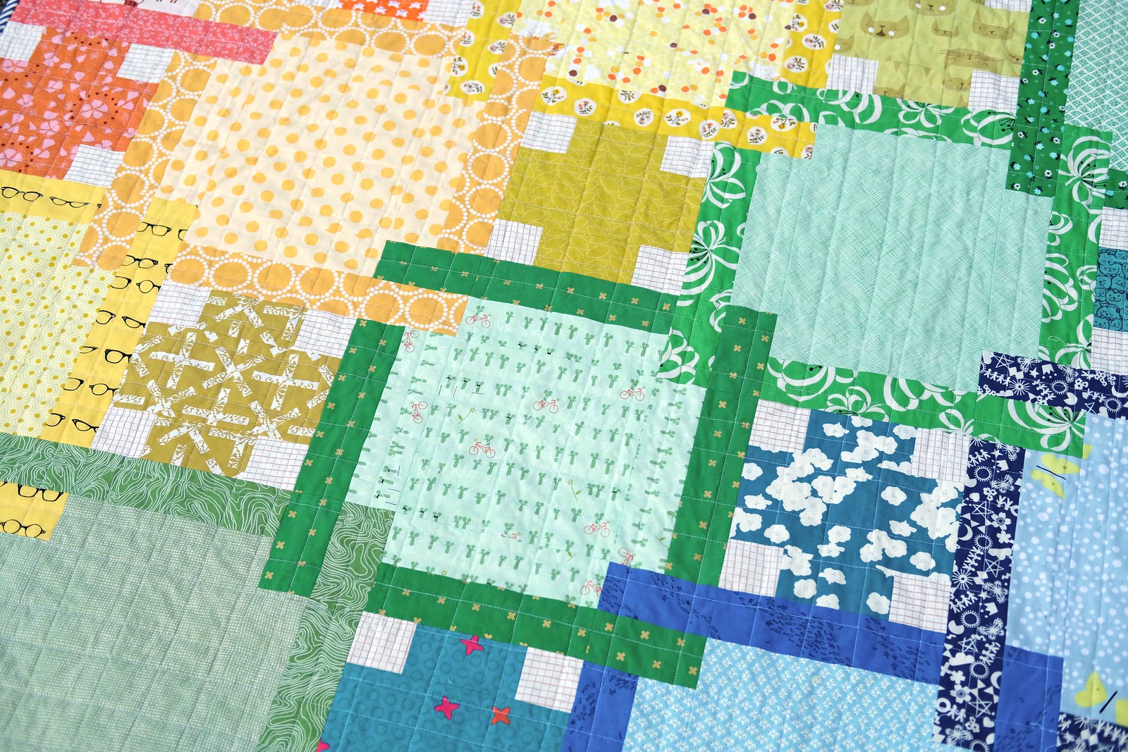 A Rainbow Judy Quilt - Kitchen Table Quilting