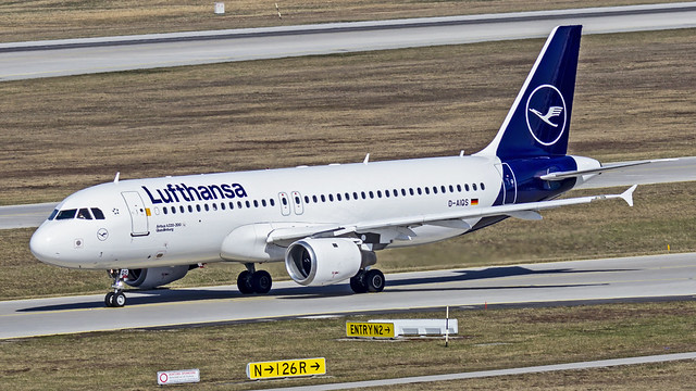 Lufthansa Airbus A320 D-AIQS 