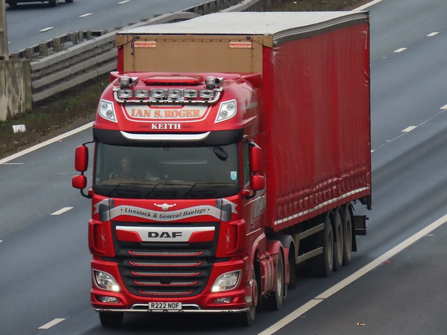 Ian S Roger, DAF-XF (R222NOF) On The A1M Southbound 13/1/21