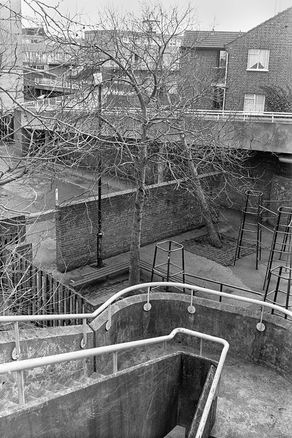 Walkway, Playground, Heygate Estate, Southwark, 1989 89-1b-51