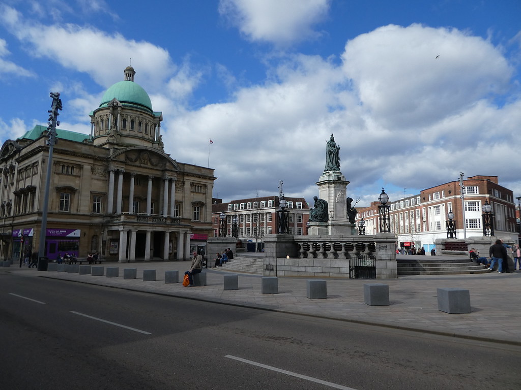 Queen Victoria Square, Hull